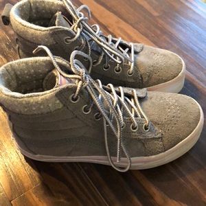 Girls van’s suede high tops hardly worn